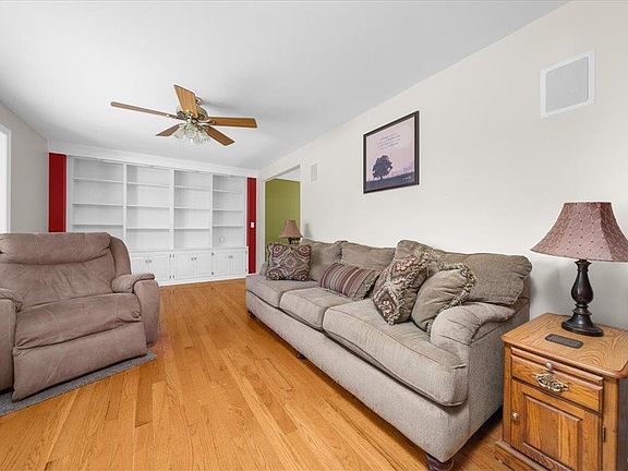 4th image of 4008 Meadow Ave