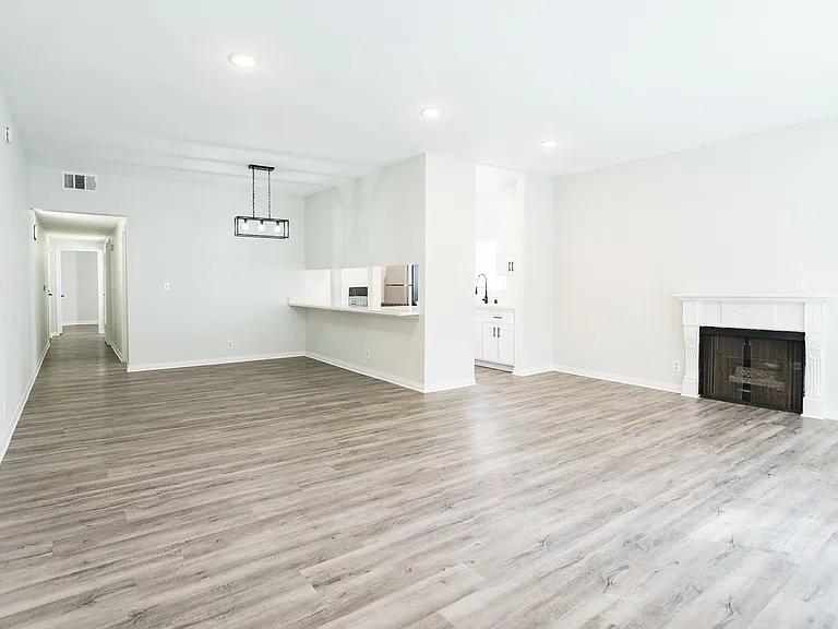 1620 South Bentley Ave — Photo 52