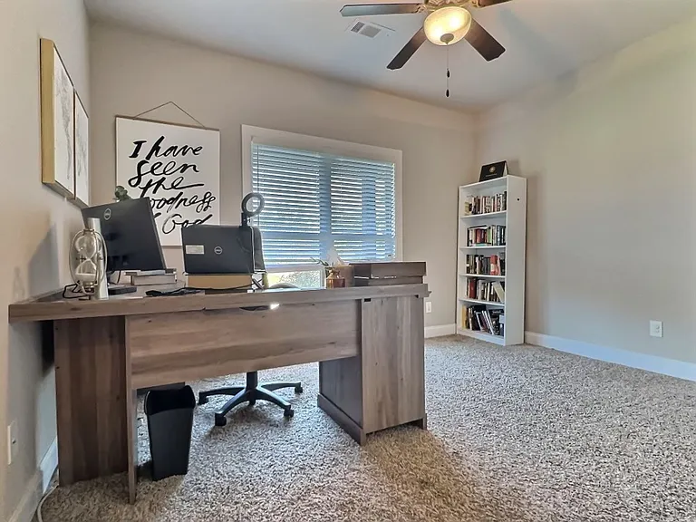 1018 Ridge Point Dr — Photo 8