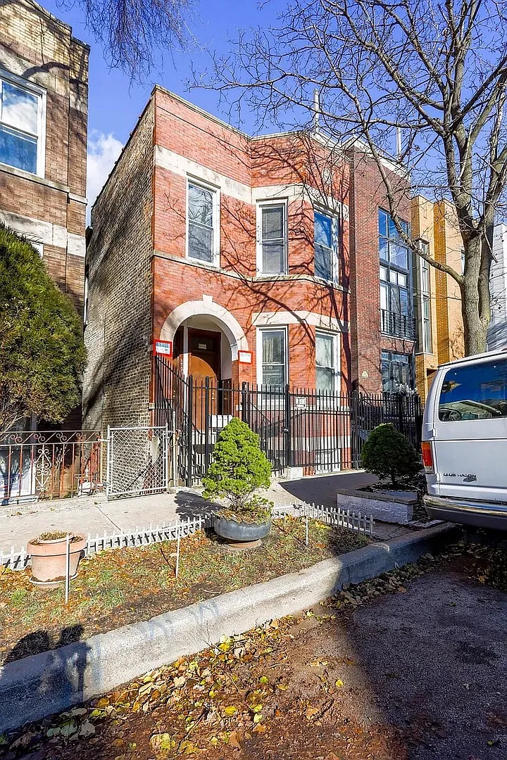 2 bed, 1100 sqft, $1,850 — Photo 1
