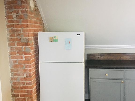 5th image of 407 Norwood Ave APT 3