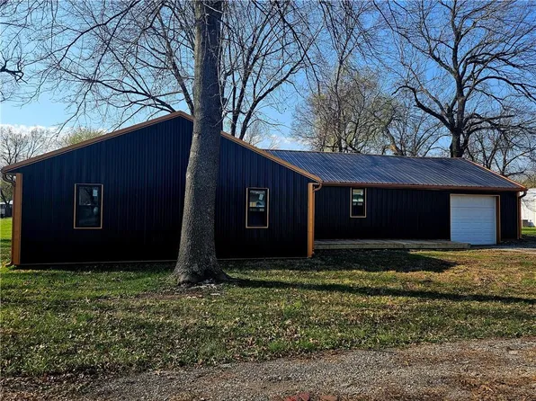 506 E 6th St, Urich, MO 64788