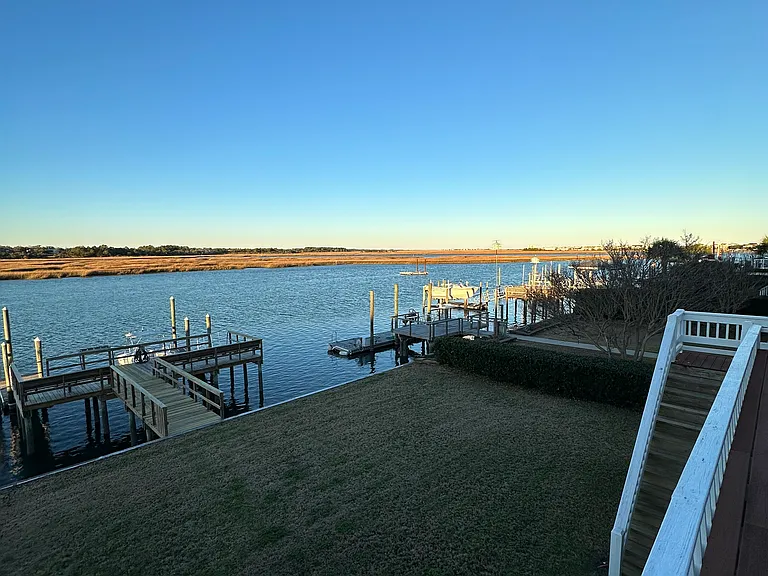 Pelican Dr — Photo 12