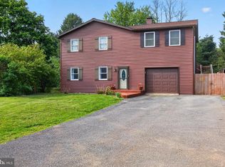 307 W Pine St, Mount Holly Springs, PA 17065