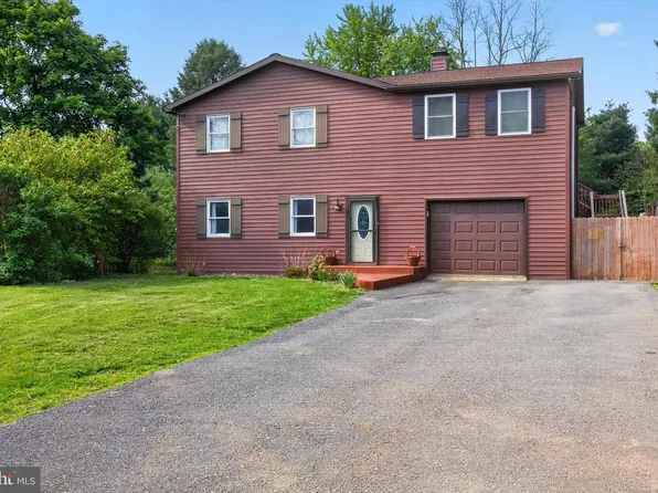 307 W Pine St, Mount Holly Springs, PA 17065