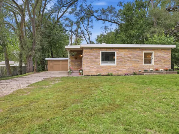 2525 Rogue River Rd NE, Belmont, MI 49306