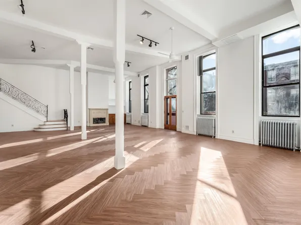 299 Pavonia Avenue image 3 of 43