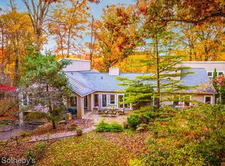 26515 W Thirteen Mile Rd, Franklin, MI 48025