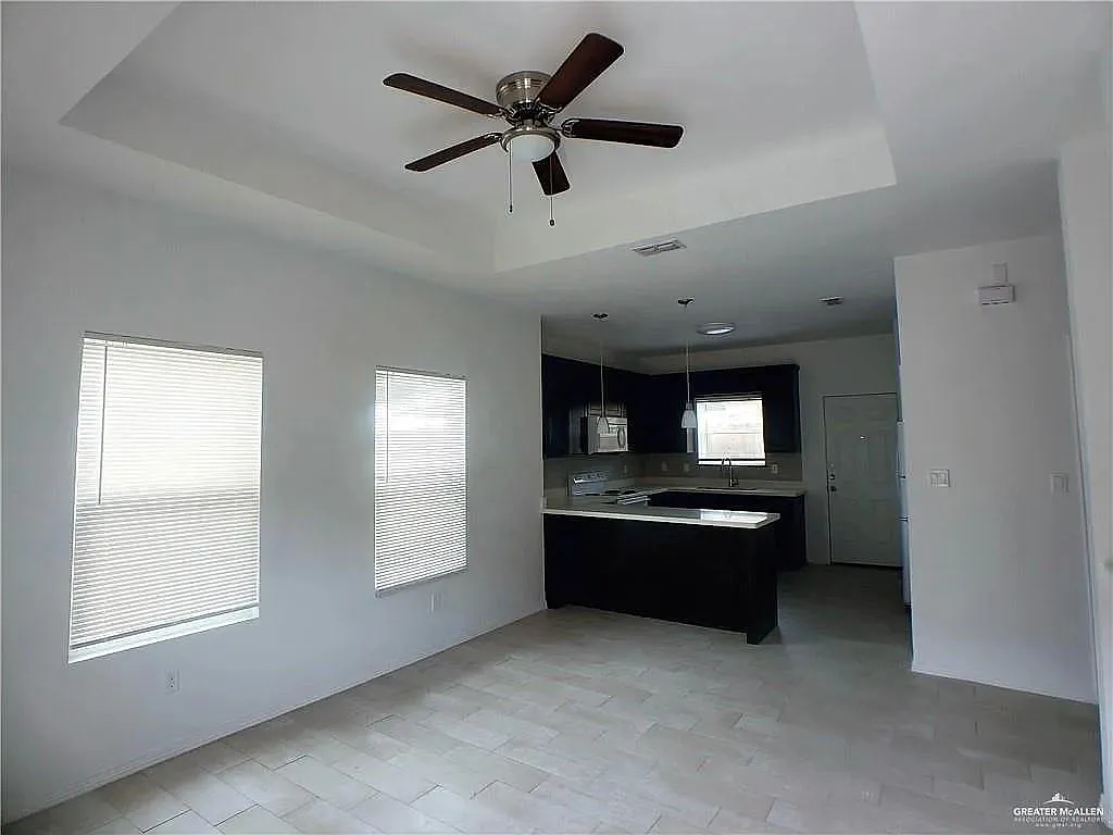 2 bed, 2.0 bath, 3192 sqft, $900 — Photo 4