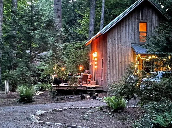 9430 Battle Point Dr NE, Bainbridge Island, WA 98110