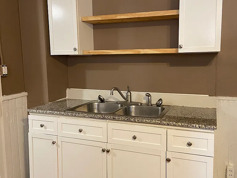 105 Huger St #105 — Photo 9