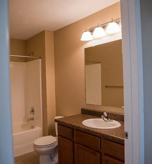 Drexel Place Apartments — Photo 6