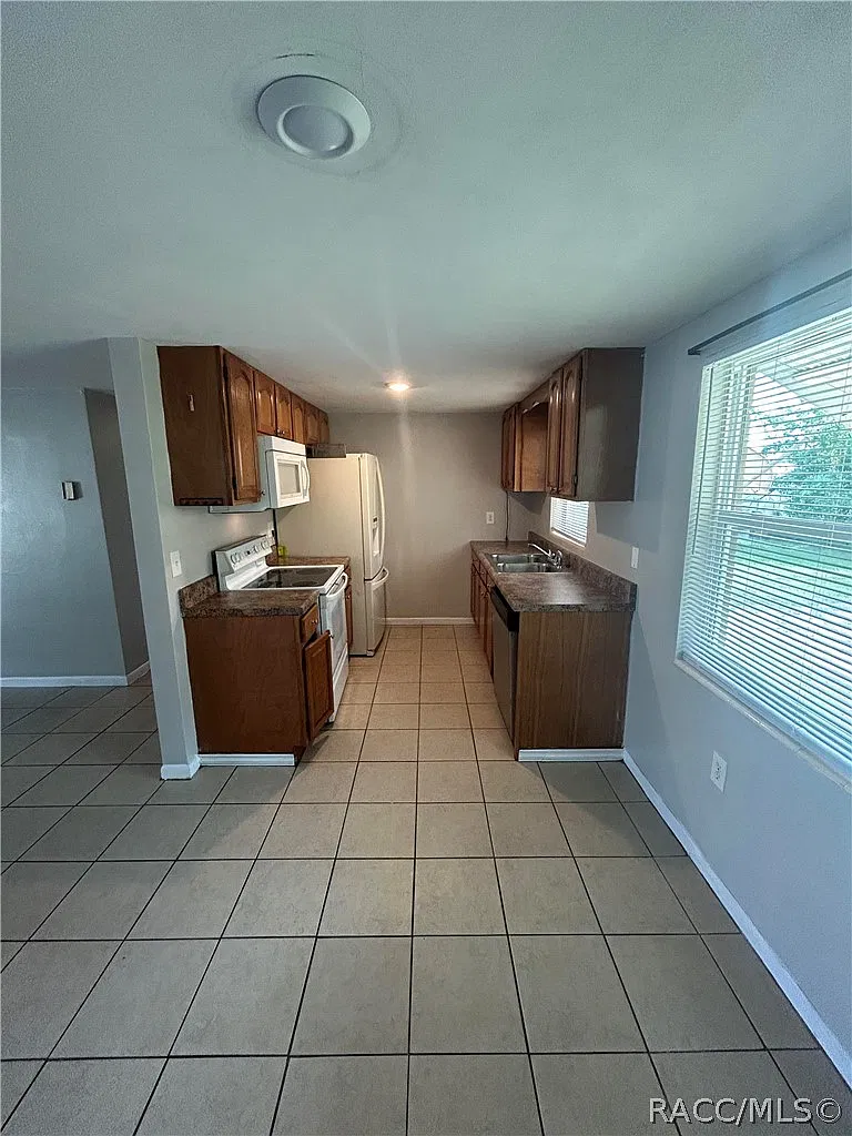 2 bed, 675 sqft, $1,300 — Photo 4
