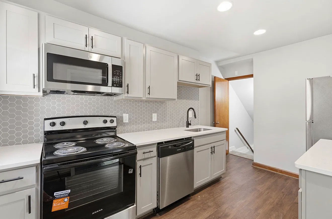 6 bed, 2064 sqft, $6,800 — Photo 4