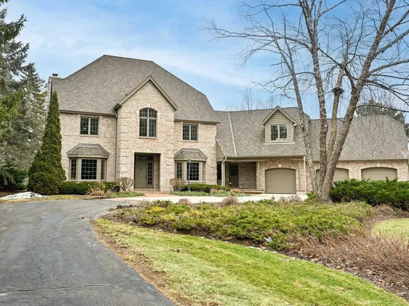 11024 N River TRAIL, Mequon, WI 53092