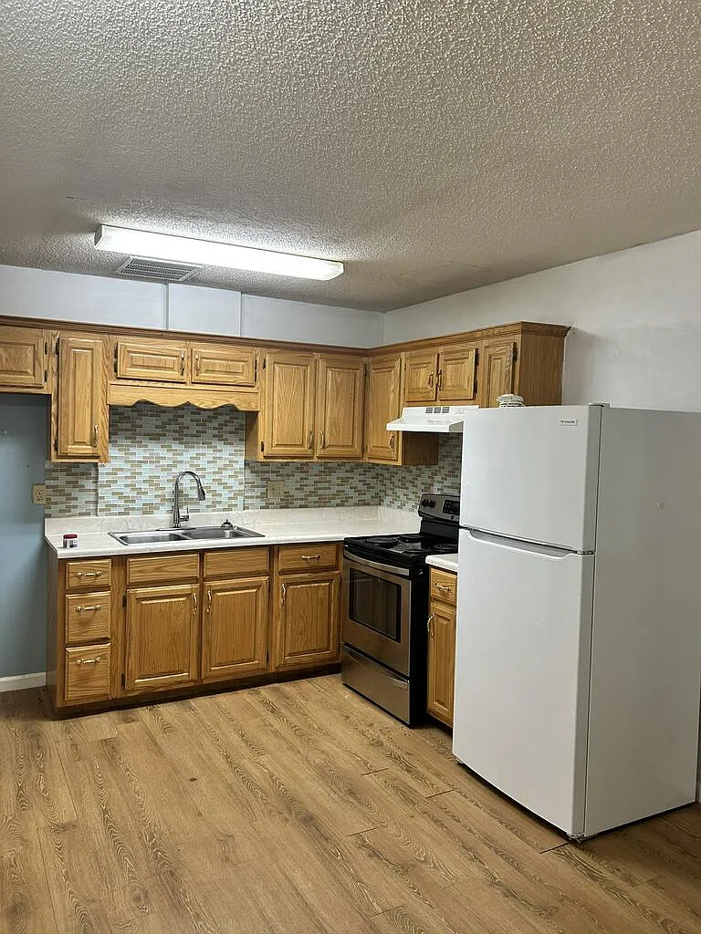 2 bed, 1300 sqft, $1,250 — Photo 2