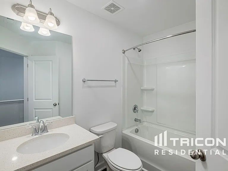 Tricon East Ridge — Photo 45