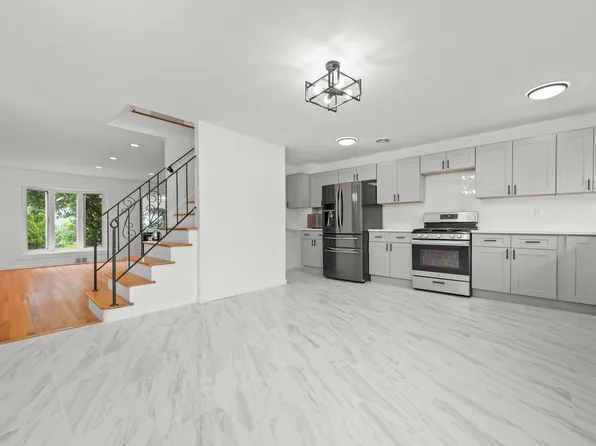 3533 Charles Court image 2 of 19