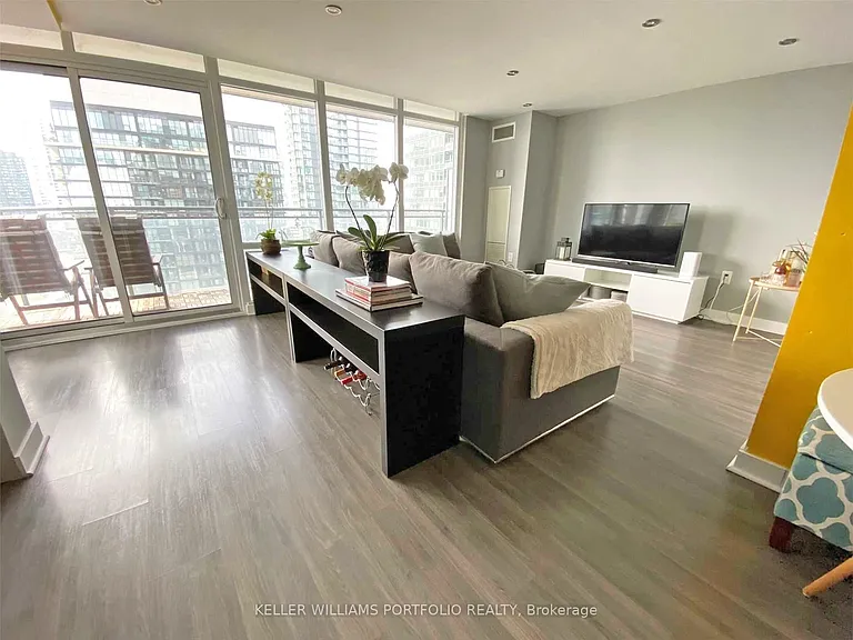 4K Spadina Ave #1618 — Photo 7