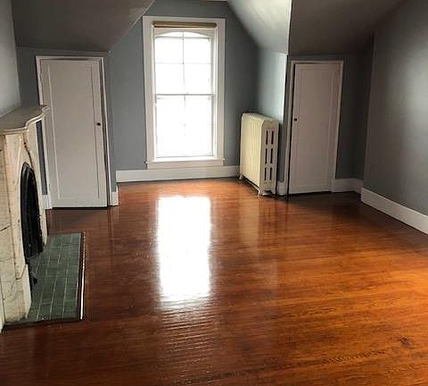 5th image of 547 Franklin St APT 3
