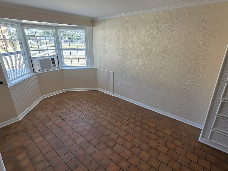 3 Fleet Rd #DOWNSTAIRS — Photo 8