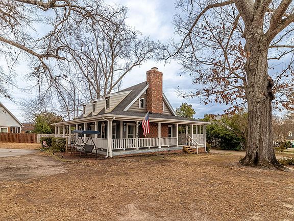 4th image of 3005 Saint James Place