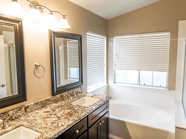 2945 Bolla Ct — Photo 10