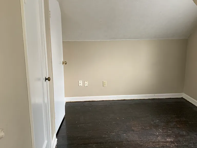 546 Butler Ave — Photo 43