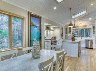 10 Larboard Dr, Southampton, NY 11968