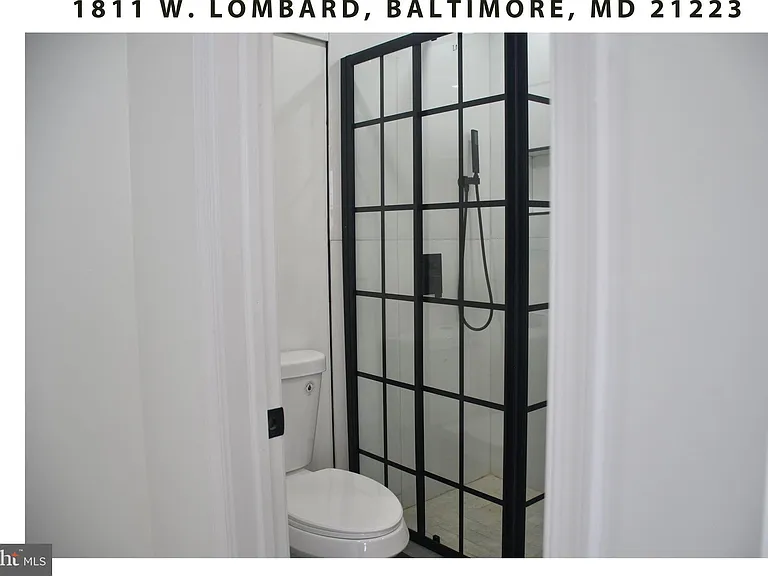 1811 W Lombard St — Photo 16