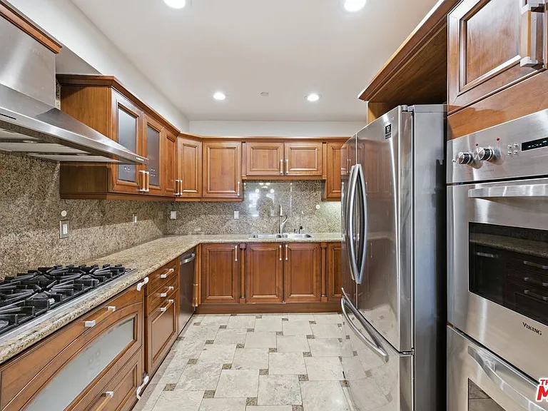 1838 Westholme Ave #203 — Photo 13