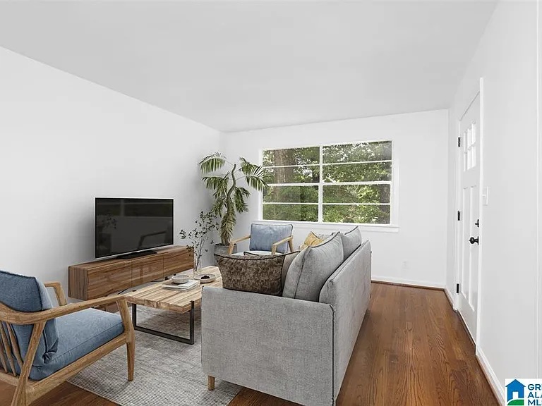 724 Rose Dr — Photo 5