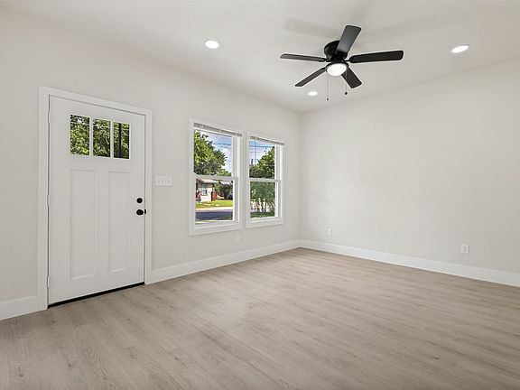 3rd image of 2834 Tanner St
