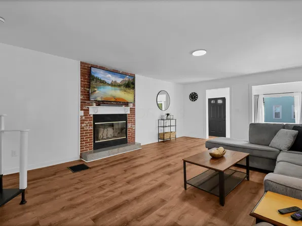 18 E Oak St, Newark, OH 43055