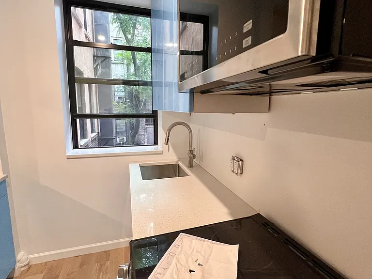 210 E 9th St #2 — Photo 9