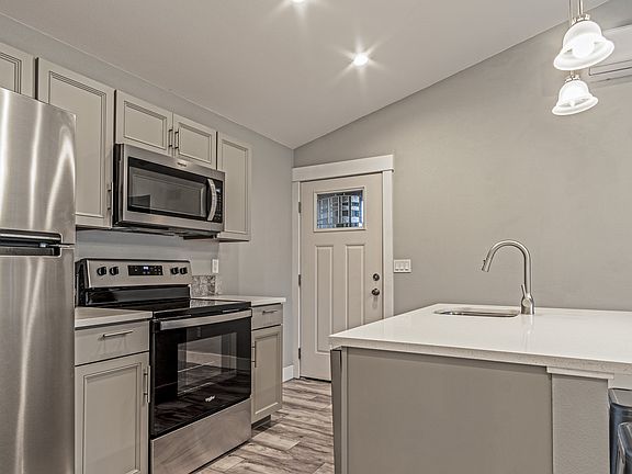 2nd image of 504 NW Newport Ave #B