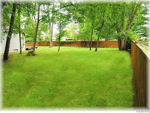 5th image of 1858 Westwood Dr