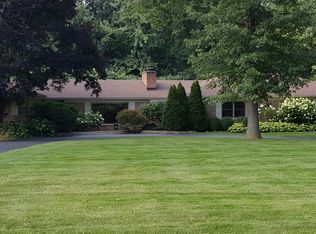 4034 Lincoln Dr, Bloomfield Hills, MI 48301