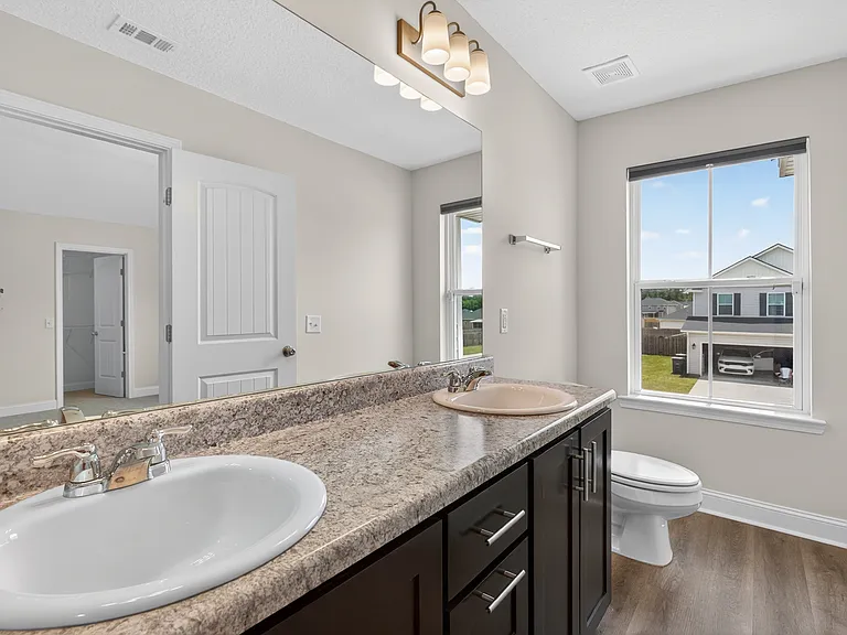 100 Centennial Ct — Photo 15