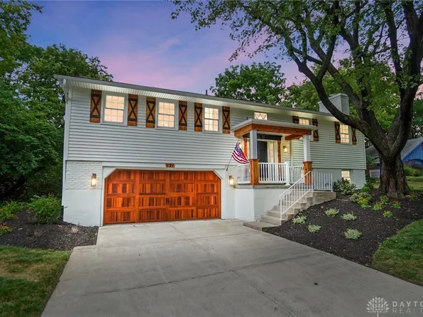 121 Woodfield Pl, Dayton, OH 45459
