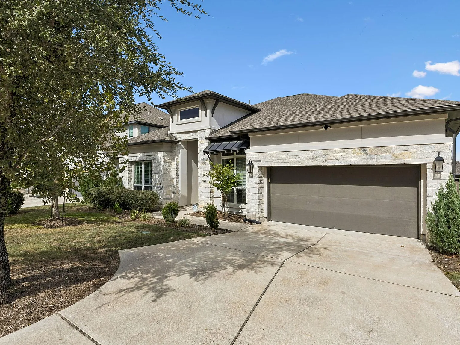 4 bed, 3.5 bath, 2957 sqft, $3,200 — Photo 2