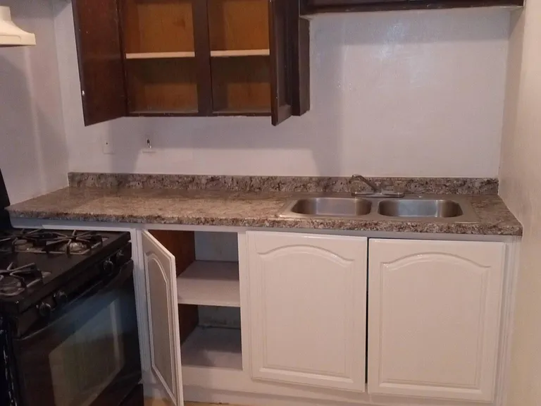 2419 E Lewis Ave — Photo 8
