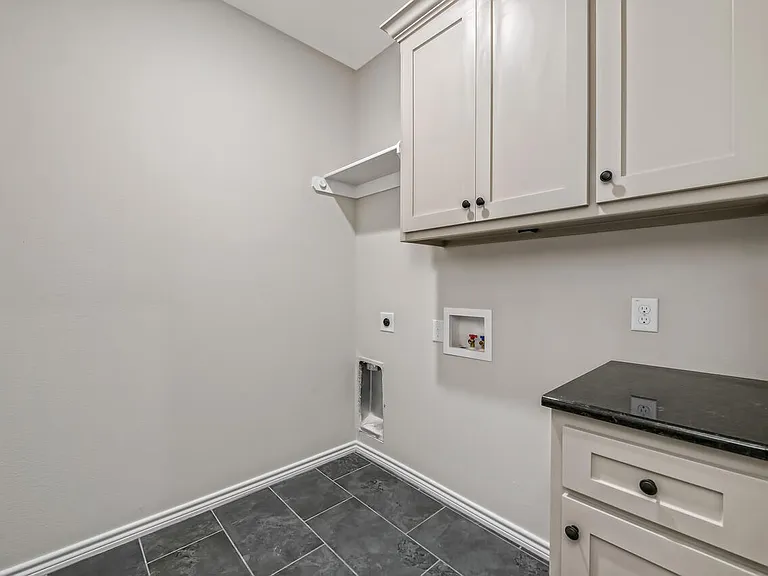 700 Tower Mill Ct #700 — Photo 8