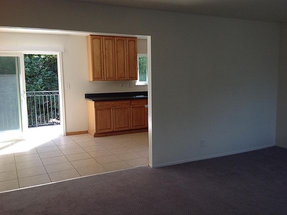5th image of 317 Poplar Ave APT 201