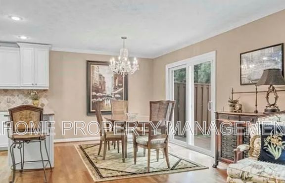 5th image of 903 Dunwoody Chace