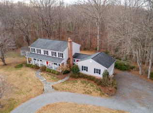 9 Old Ridge Rd, Fredericksburg, VA 22407