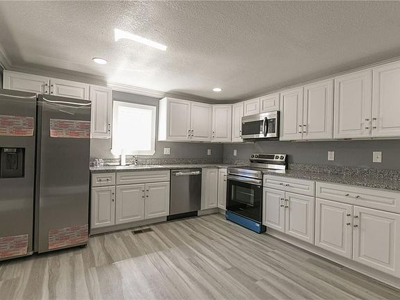 5th image of 207 S 7th St