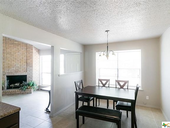 5th image of 3001 Persimmon Dr