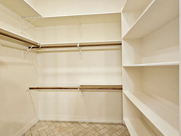 2425 W Bruce Balle Dr — Photo 7