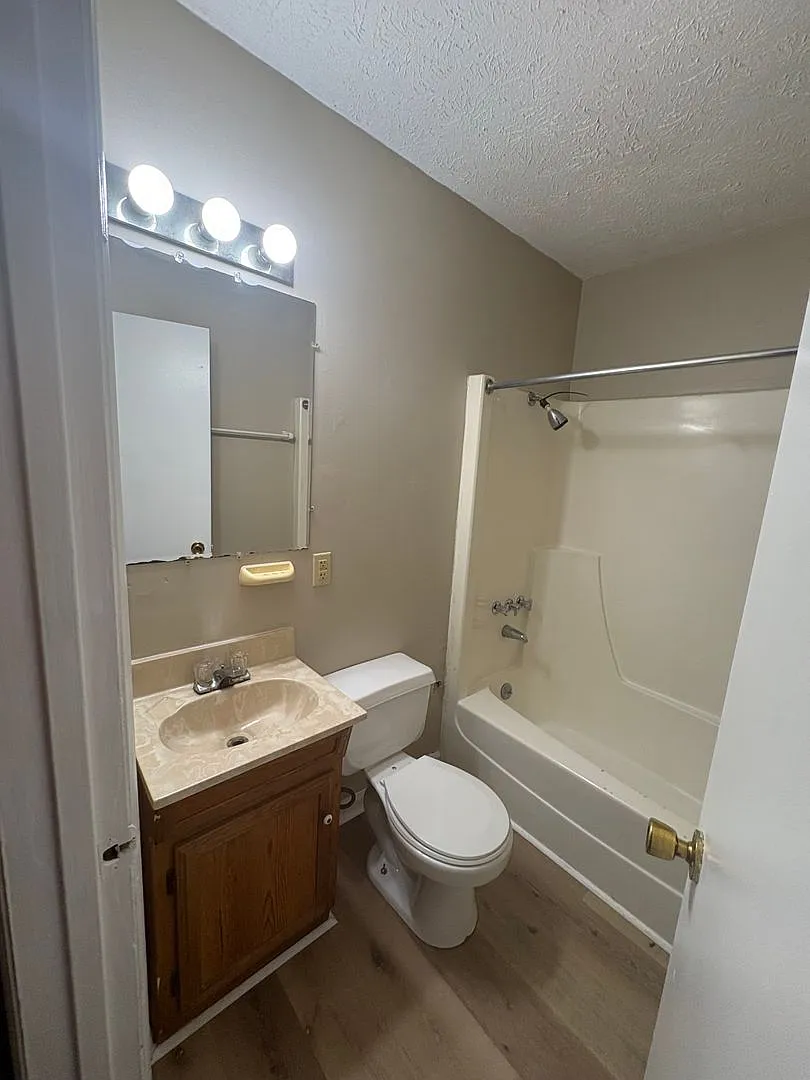 2 Bedroom Duplex — Photo 4